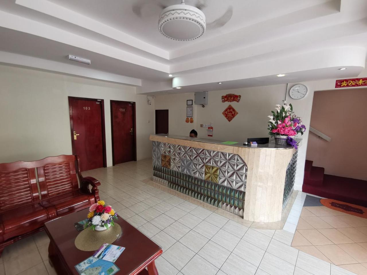 Indah Inn Тавау Экстерьер фото